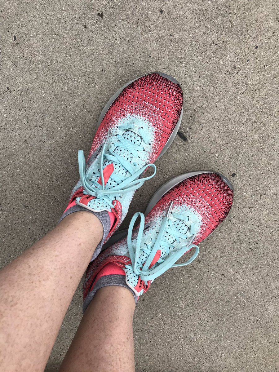 RunNerdGirl's tweet photo. Demoing a pair of @brooksrunning Levitate on this morning’s group run. As much Brooks gear as I own, can you believe I’ve never run in their shoes?! Thanks to @FFFortMill for offering opportunities like this. Happy 5 yr anniversary to them! #fleetfeetfortmill #demorun https://t.co/U44JISkW8L