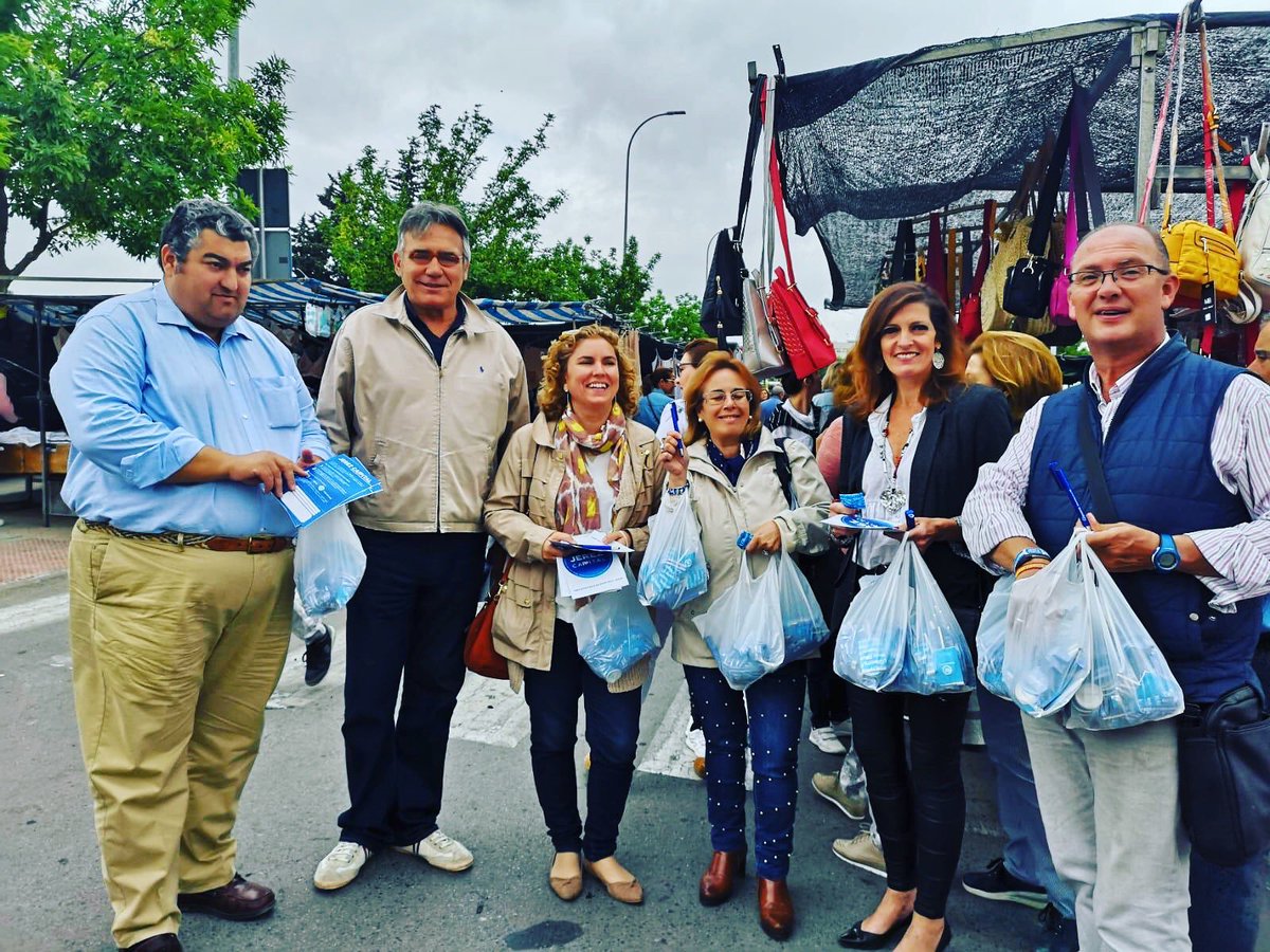 #parajerezelpp día de reparto en el mercadillo de La Granja 

#seguimos
