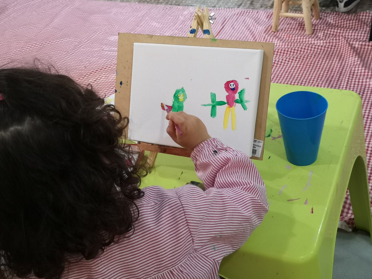 MuseoArteAlm's tweet photo. ¡Cuántos pequeños artistas tenemos en #Almería! 😍 Vaaale, los adultos también...😉
#TallerenFamilia #MuseosDivertidos #MuseosCreativos https://t.co/l7Ox9VePRL