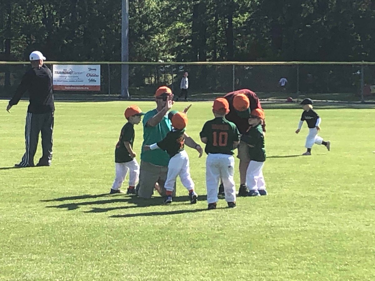 How about a shout-out for 'Bubba Ball', our youngest TLL players! What’s Bubba Ball? It’s a modified version of t-ball for 4-year-old boys and girls played with a large plastic bat and a special softer ball. Interested in next season? Email bubba.ball@tuckhoe.org for answers!