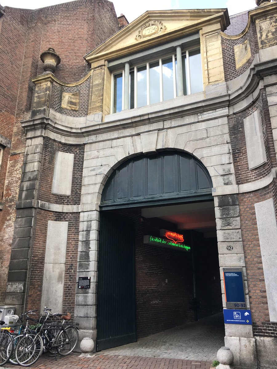 CIFE_EUstudies's tweet image. Hello #Maastricht! Presenting  CIFEs programmes at the #Master Fair @FasosMaastricht. Great initiative by the #FASoS students!