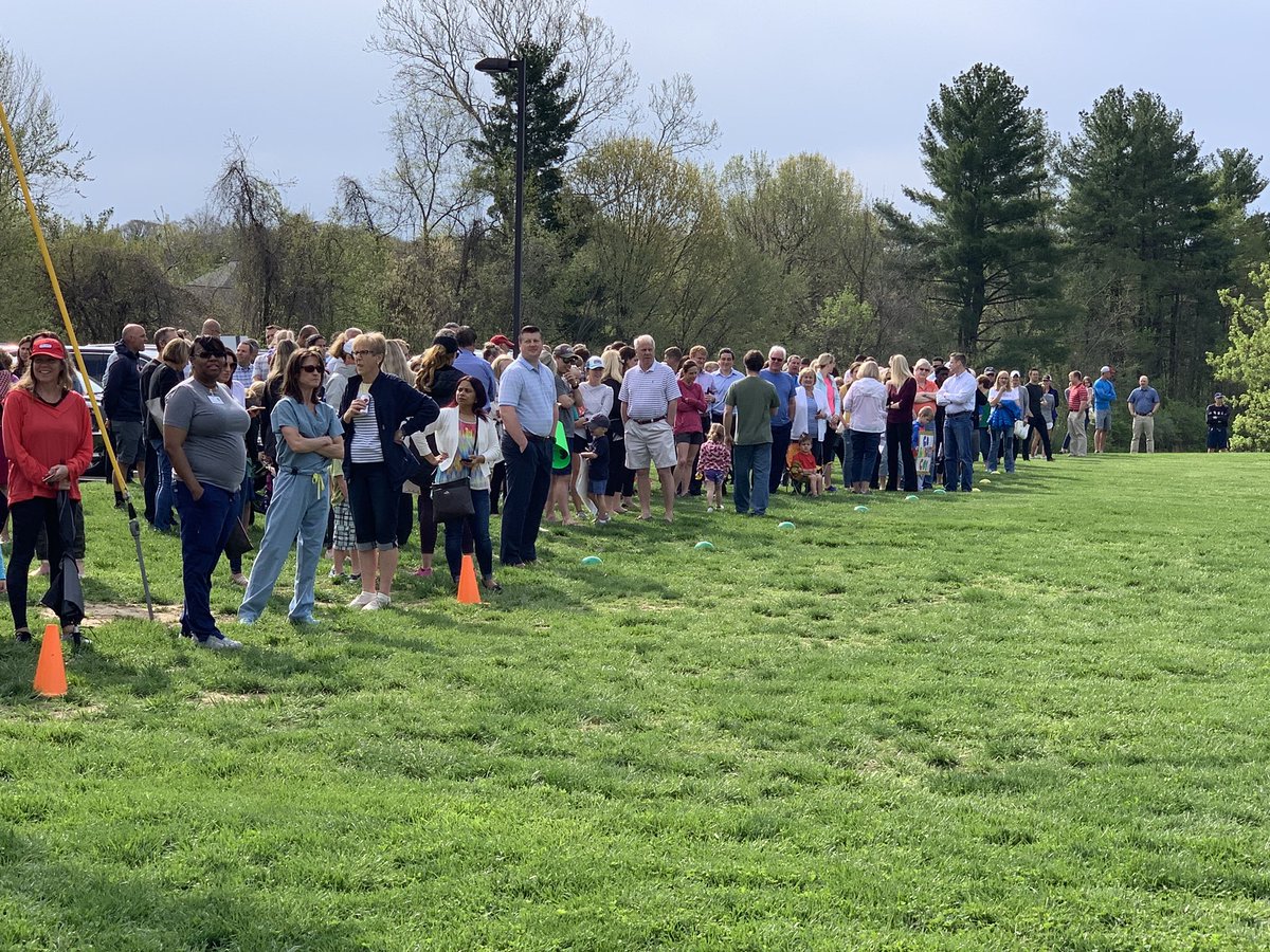The annual CES mile. What a beautiful day to cheer our Chargers!