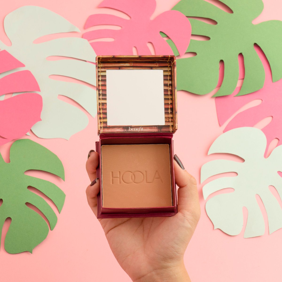 That feeling when you get a new bronzer...
Hoola by @BenefitCosmetics is (without a doubt) a staple all year round. Best for: contouring. Even if you're not a contour-er. It's brilliant.
socsi.in/u4oFg
#BeautyVerified #Benefit #Contour