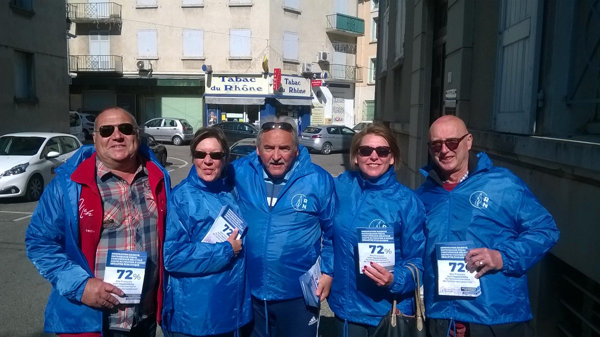 PORQUETCeline's tweet photo. Ce matin sur le marché de #BourgSaintAndeol #Ardéche. Accueil chaleureux avec une équipe dynamique! merci à tous! #RN #RN07 #OnArrive https://t.co/t86kBiiIgk