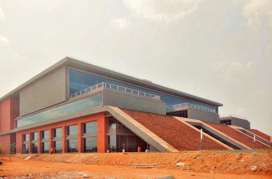 media_edifice's tweet image. We’re delighted to announce that the @Atos_Syntel Software Development Centre, Tirunelveli stands completed!

#EdificeConsultants #BuildingForIndia #DesignDiaries  #CorporateArchitecture #ModernDesign #Architecture #ECPL #Building  #Tirunelveli