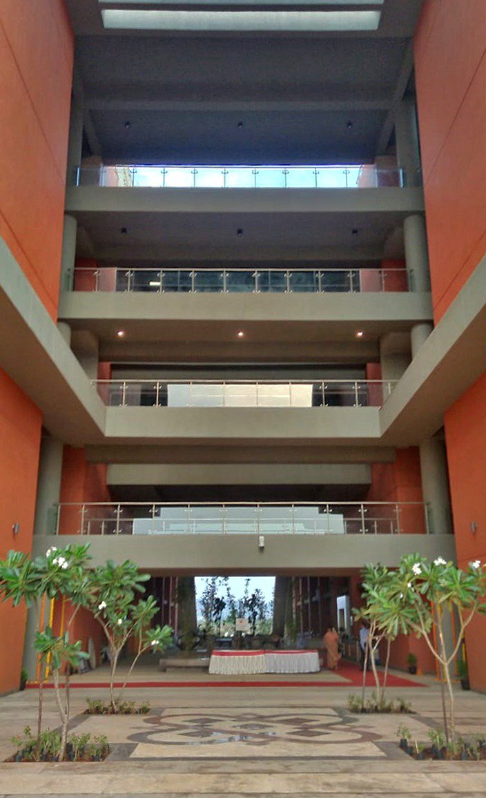 media_edifice's tweet image. We’re delighted to announce that the @Atos_Syntel Software Development Centre, Tirunelveli stands completed!

#EdificeConsultants #BuildingForIndia #DesignDiaries  #CorporateArchitecture #ModernDesign #Architecture #ECPL #Building  #Tirunelveli