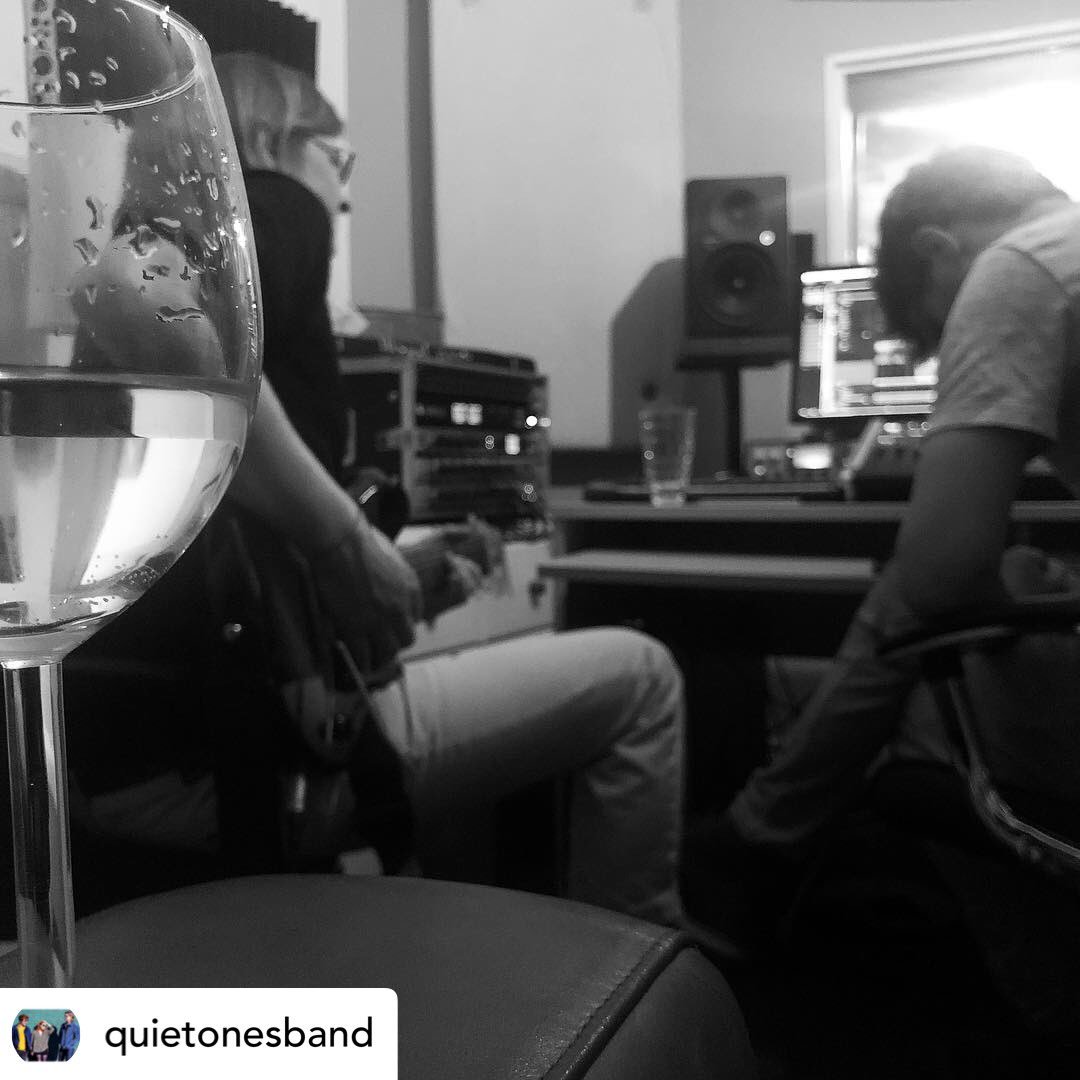 Listening for that groove 🌊