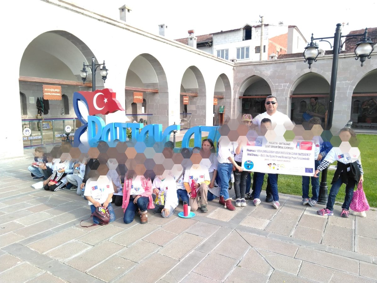 OrhanKa101's tweet photo. AB Başkanlığı ve Türkiye Ulusal Ajansı tarafından desteklenen 2018-1-TR01-KA101-048936 "Akran zorbalığından akran dostluğuna uzanan yolculuğumuz" adlı Erasmus projesi kapsamnda okul gezimizi gerçekleştirdik. @ulusalajans @ABBaskanligi @MalatyaMem @tatliali12 @tcmeb @battalgazimem https://t.co/9IUZS0zMwq