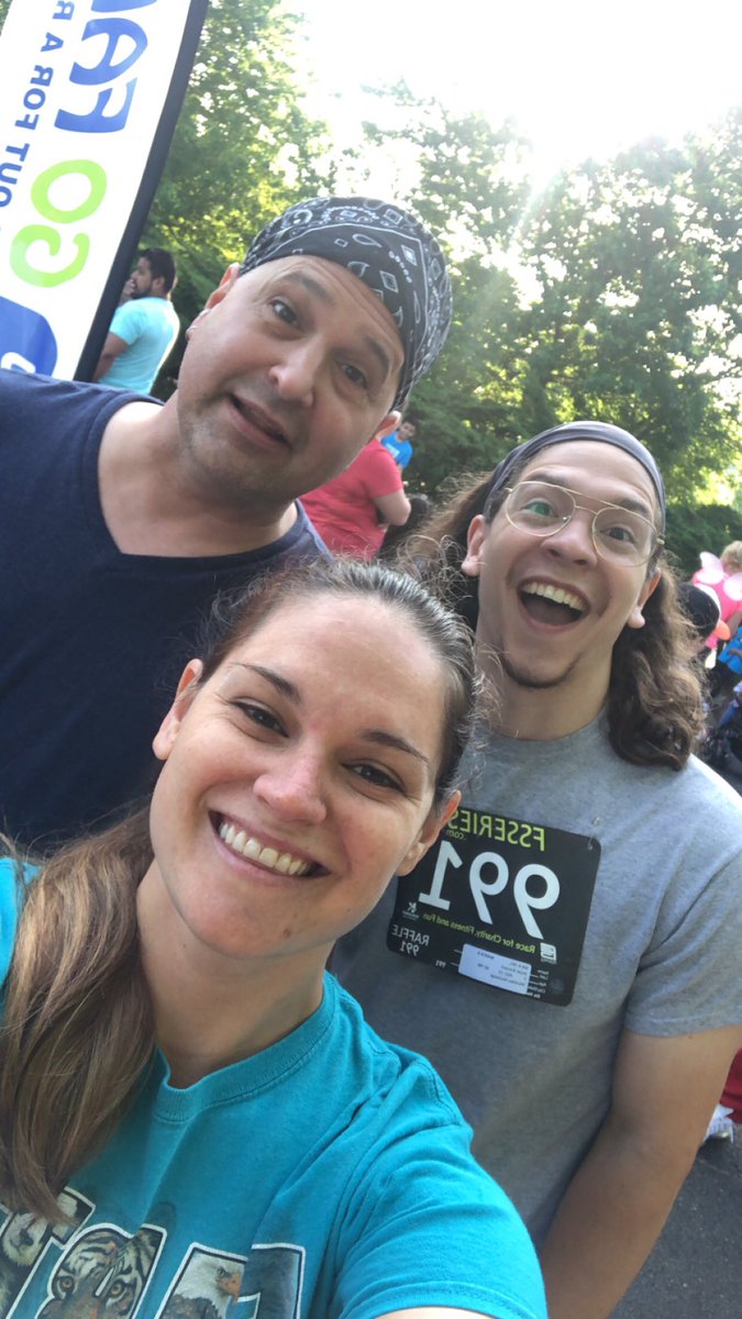 Garren_5's tweet photo. Montlieu teachers are ready to GO FAR! #montlieuchampions #raceday https://t.co/9JDic7oeJq