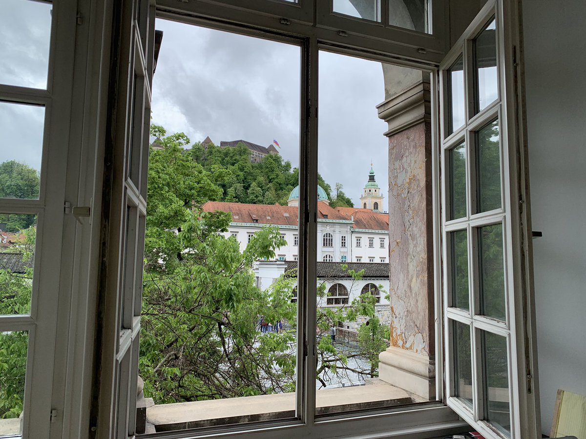 terryanzur's tweet photo. Springtime castle view in the city of dragons. @visitljubljana @Ljubljanskigrad @LetsGoSlovenia @SloveniaInfo @Total_Slovenia #view #castle #ljubljana #slovenia #ifeelsLOVEnia https://t.co/TzrFgCAPDN
