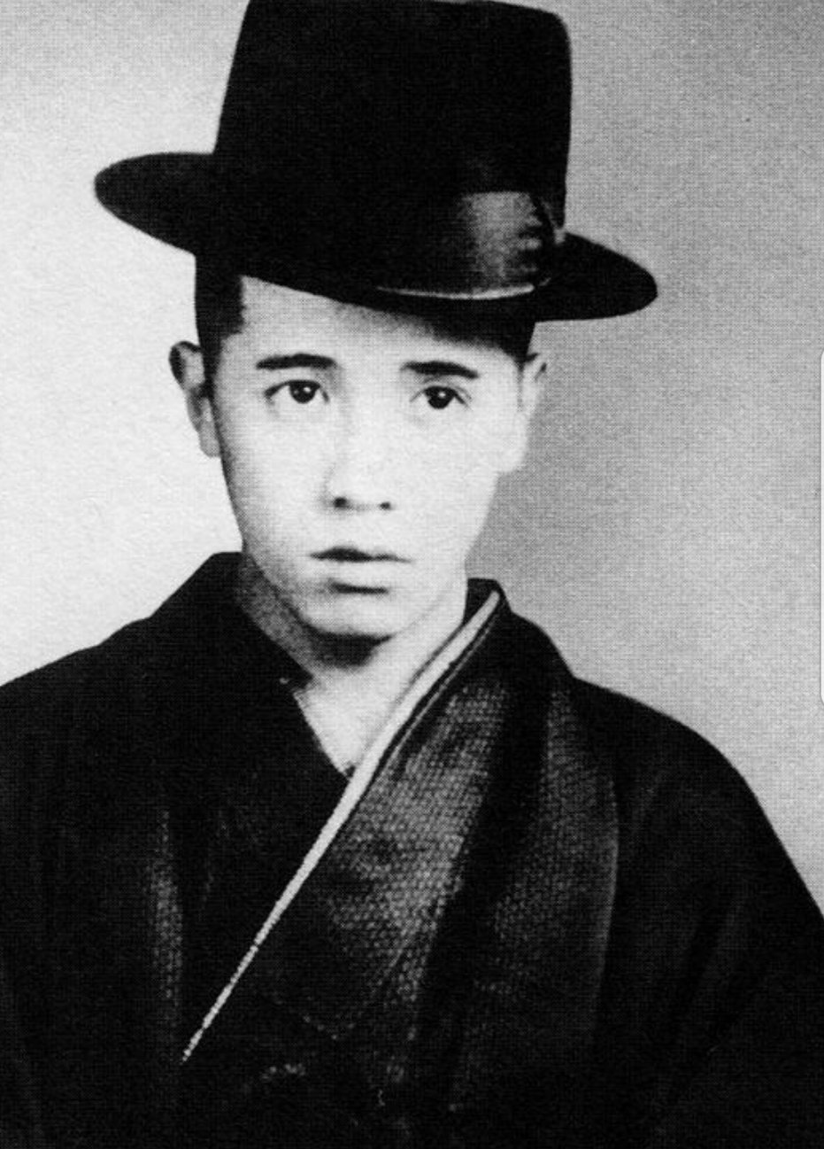 クズお En Twitter 若い頃 この人に似てるってスゴく言われた そして 俺もまた この人に昔は憧れてた 今の時代 通用しないけど 悪魔のキューピー 伝説 伝説のヤクザ 伝説のやくざ 極道 ヤクザ やくざ 不良 任侠道 大西政寛