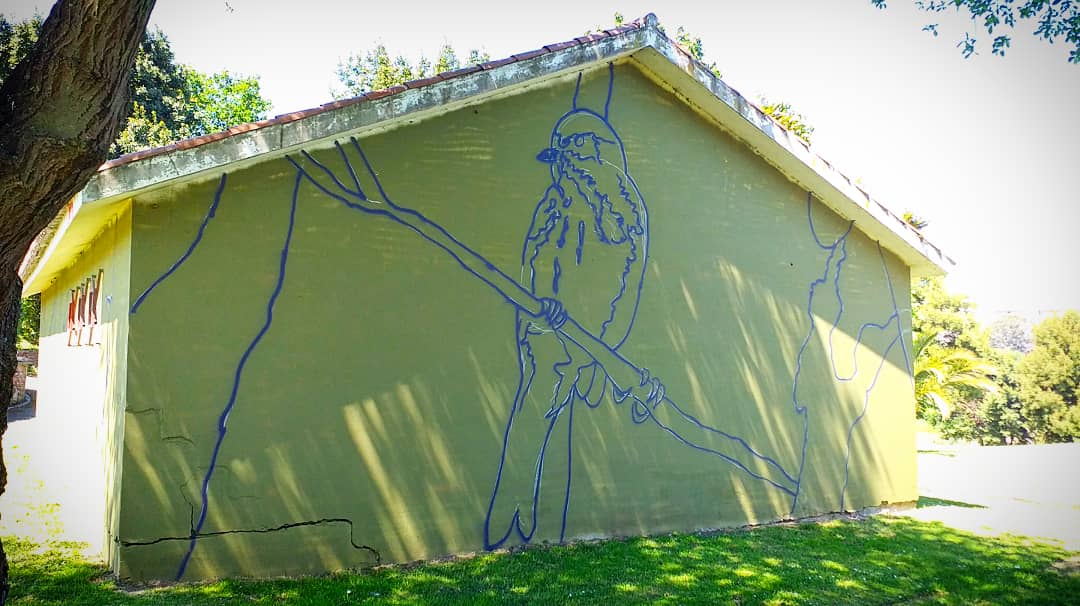 #Coruña | Ya en marcha de nuevo el programa #Ruarte con @salvadoraneiros dibujando las paredes de las instalaciones del parque de #Eirís. 🐦🐸🐌 

Habrá que volver para verlos finalizados! #MuralesCoruños