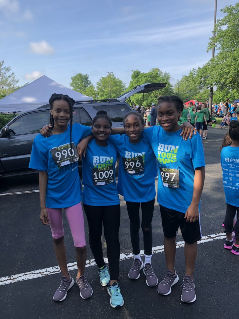 Garren_5's tweet photo. Ready to run! #montlieuchampions #fifthgrade #gofar https://t.co/cZgDuZaV4Y