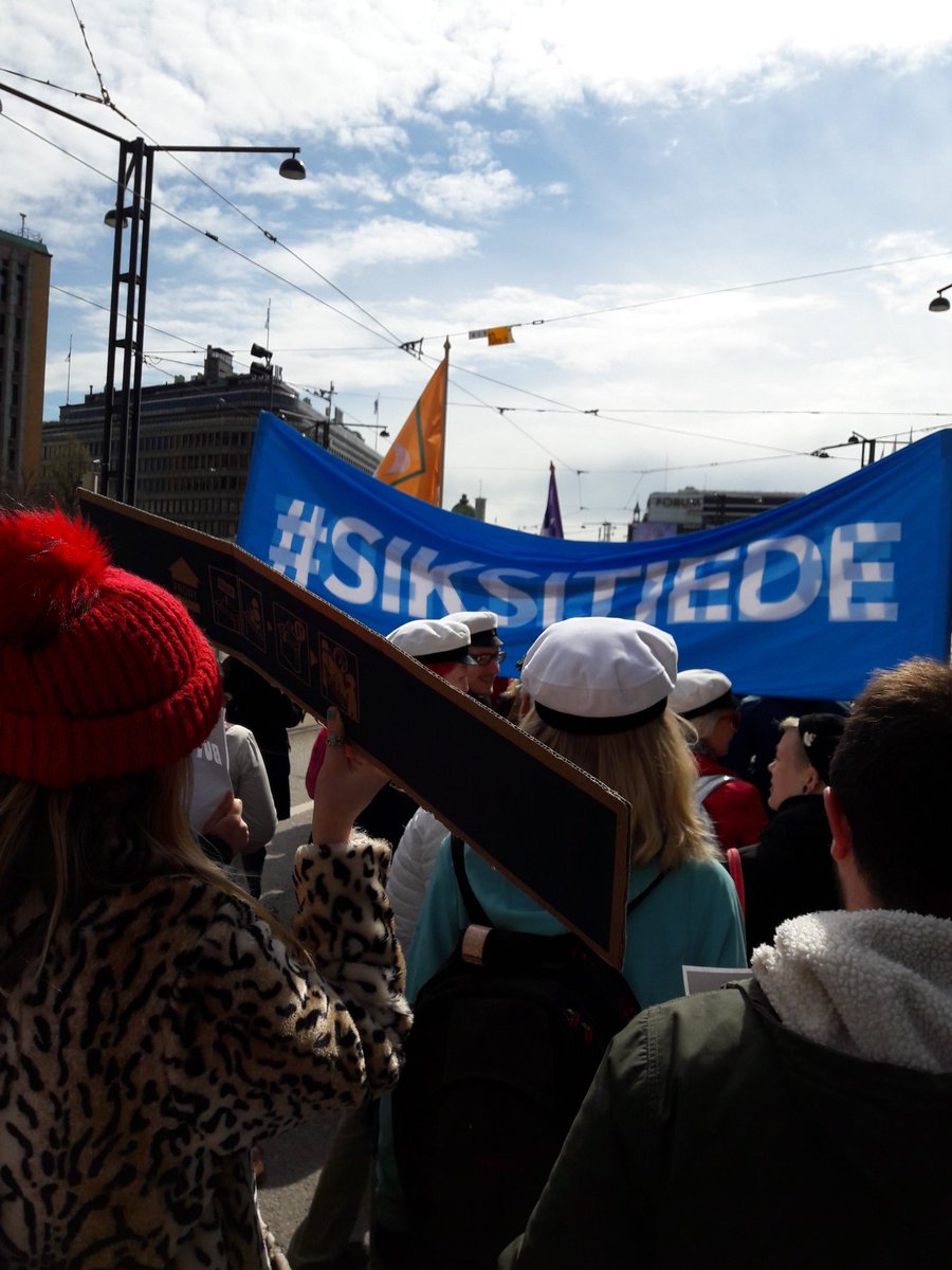 alanhschulman's tweet image. #MarchForScience #Tiedemarssi  in Helsinki today. Science matters!