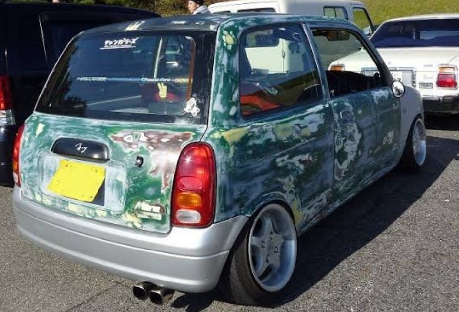 自分が見たことのない珍しい色の車を貼る Twitter Search Twitter