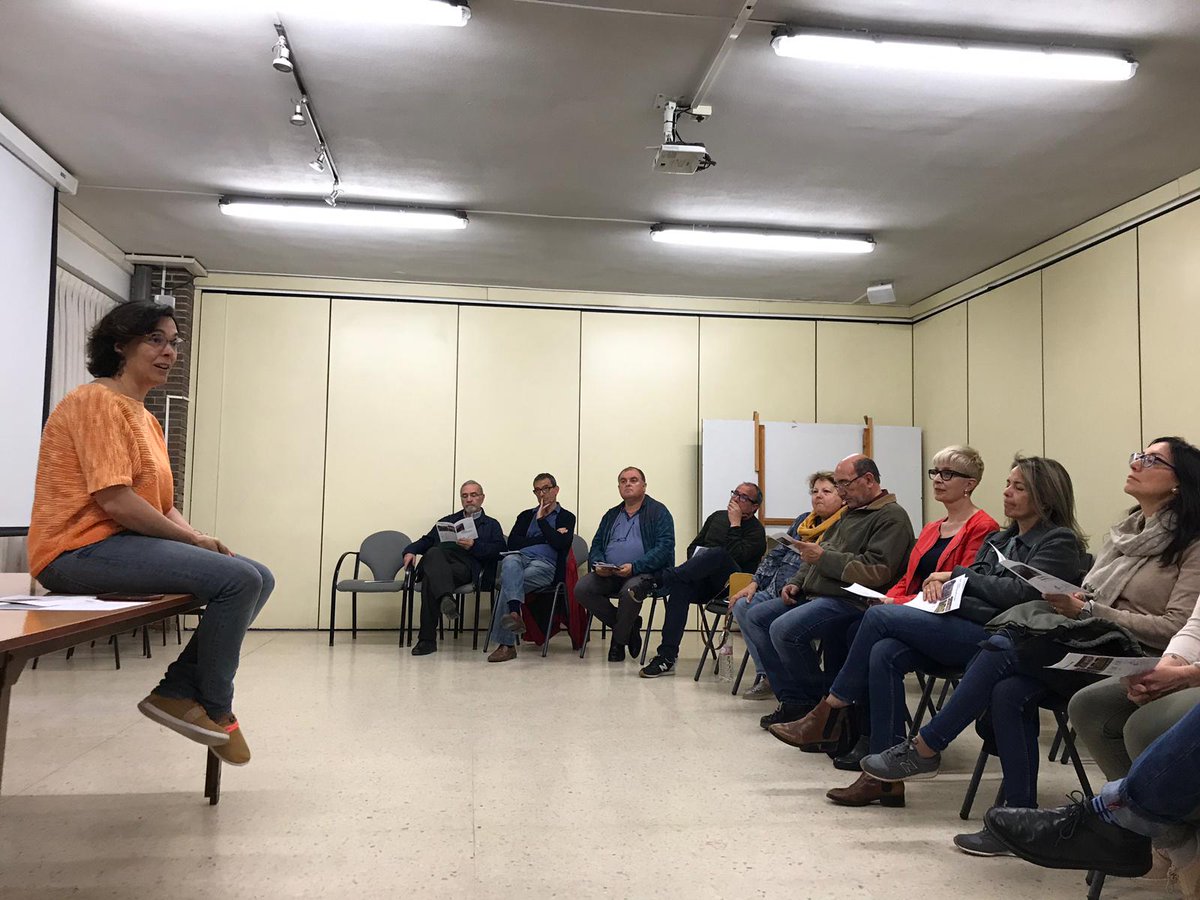 Hoy también estamos compartiendo realidades de los proyectos #Amaltea y #Llum con los Grupos Calasanz de Adultos y Equipos de Misión Compartida de la zona este de <a href="/EscolapiosBTN/">Escolapios Betania</a> en el cole <a href="/EPiasMalvarrosa/">E. Pías Malvarrosa</a>