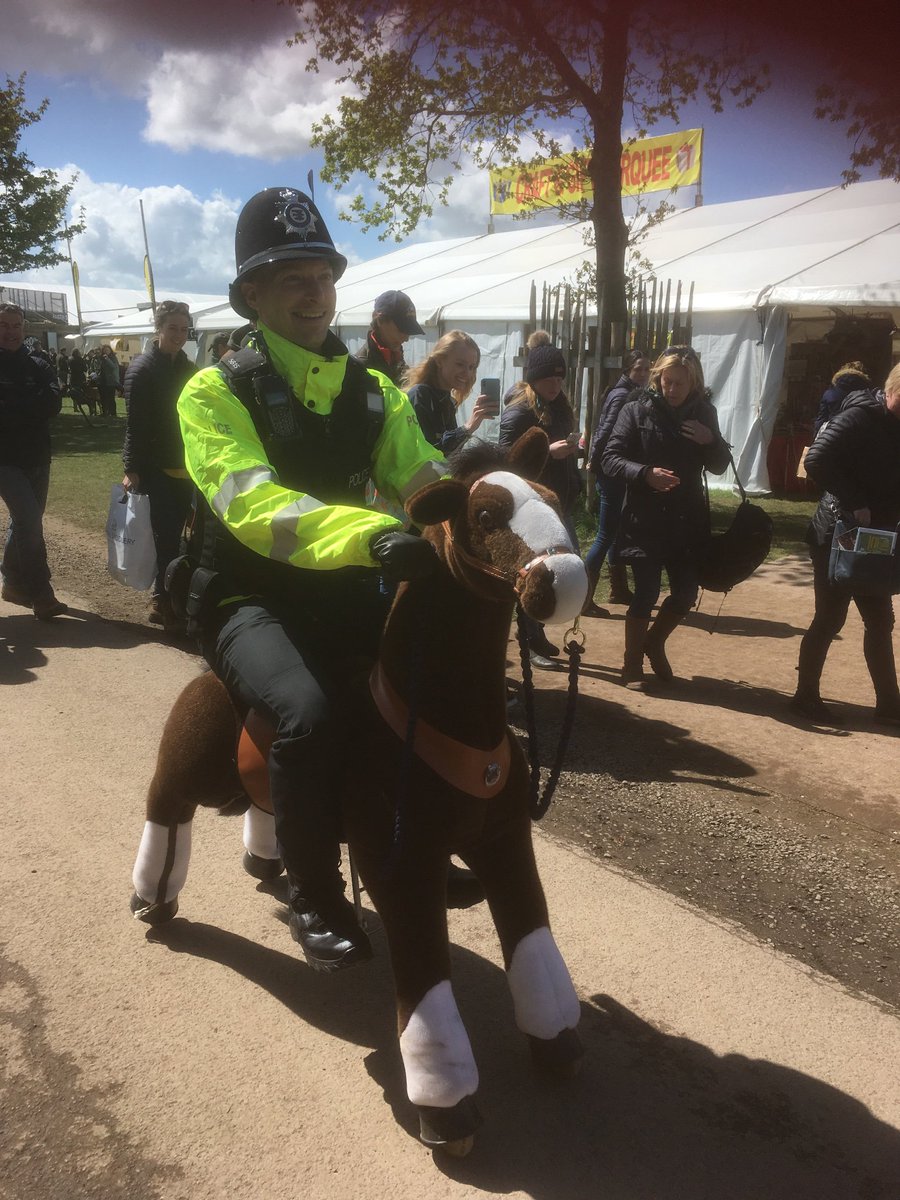 ASPSpecials's tweet photo. It’s not all work and no play for special constables @bhorsetrials
#SCSam demonstrates his riding ability, to the slight of many attendees at #MMBHT https://t.co/nKmpUWfOP7