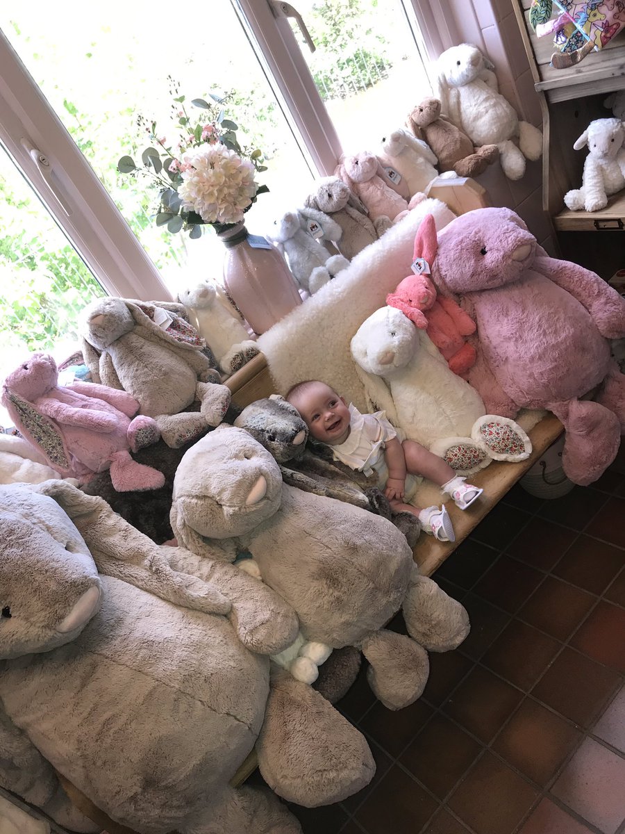 chlooallan's tweet photo. Lydia loved her trip to kindle house with all the bunny’s 🐰💗 @kindlehouse https://t.co/MNfTwOM2JU