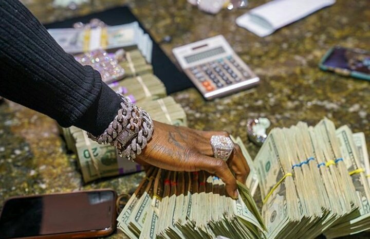 Wuping5519's tweet photo. You have more to promote with stock exchange market..  Get 99% free frequency on trading signals on various market including bitcoin.  Space are Available for traders via #forex #olymp Trade #IQ option https://t.co/zIuk0GnNac