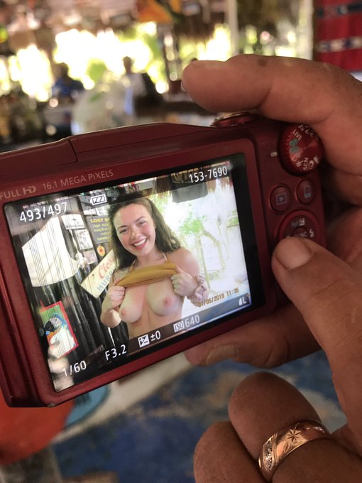 Been in Cozumel letting the guys at Coconuts take pics of my fun bits 😋😇  If you go, ask to see ~the