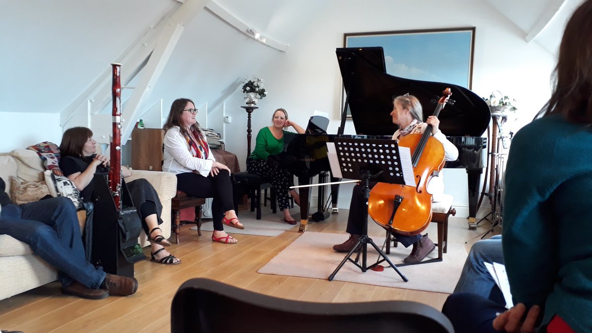 Master classes at the Chaffcombe chamber music course <a href="/BerkeleyEnsembl/">Berkeley Ensemble</a> - what a treat #inspiring