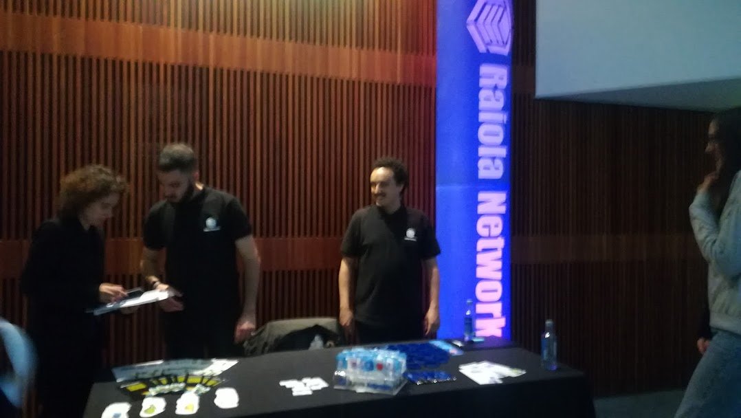 BlogMotorKoruna's tweet photo. #felizsabado #raiolando por #ACoruña exito total del evento #SEO 9.0 https://t.co/2n8RSAJYcC enhorabuena @RaiolaNetworks @Lu1sma @LopSa_Lau @chuisochuisez vuestro alumno aventajado https://t.co/zY7qh4HjpH