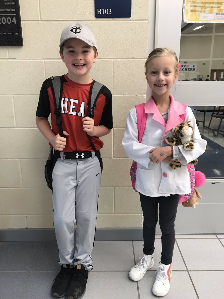 HicksCounselor's tweet photo. Our last day of college to career week was a blast. Students got to dress up as their future career after a week full of learning.  @GenerationTexas @LISD_readiness @LISDcounselors1 https://t.co/rB1UameMng