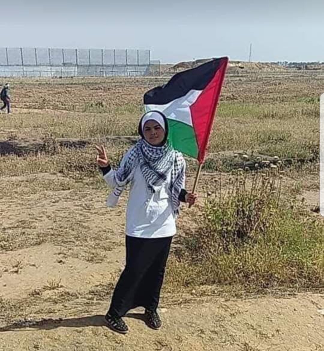 #PALESTINE: Fatmah Hjazi, 16 Years, was shot in The Head By an Israeli Snipereast of #Gaza Yesterday. She Was Unarmed, Simply Holding a #Palestinian Flag, Protesting Against The Inhuman #Israeli Siege.