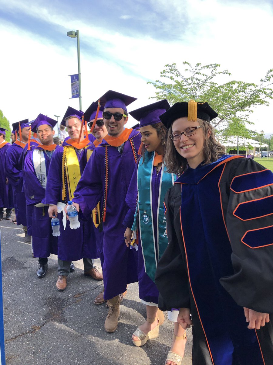 JacquelynNagel's tweet photo. Another great graduation year for @JMUEngineering !  Way to go class of 2019. #MADE https://t.co/OrbCXECQmE