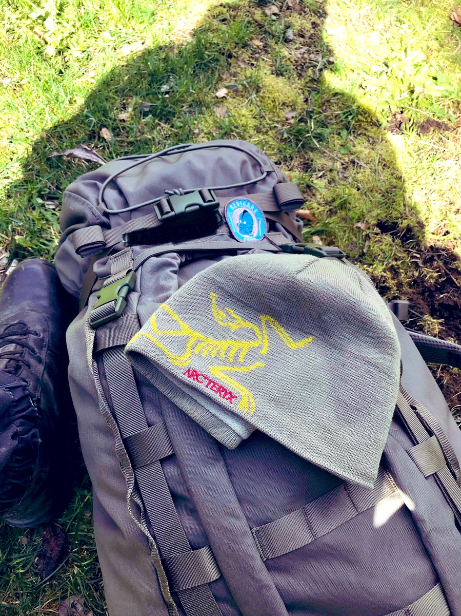 dukanvabajskorv's tweet photo. Bra dag i skogen, natten tillbringas med sonen i redigt vindskydd
#redigareförr #arcteryx #snigeldesign https://t.co/Q2fAbwz5Qb