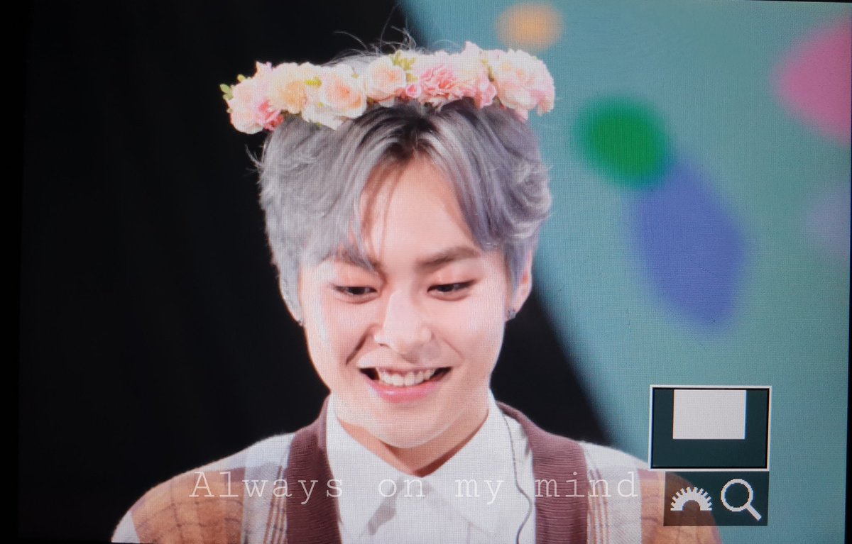 Always_XIUMIN's tweet photo. 190504 XIUWEET TIME #XIUMIN #시우민 꽃슈냥😍😍 https://t.co/2LzYk6GljQ