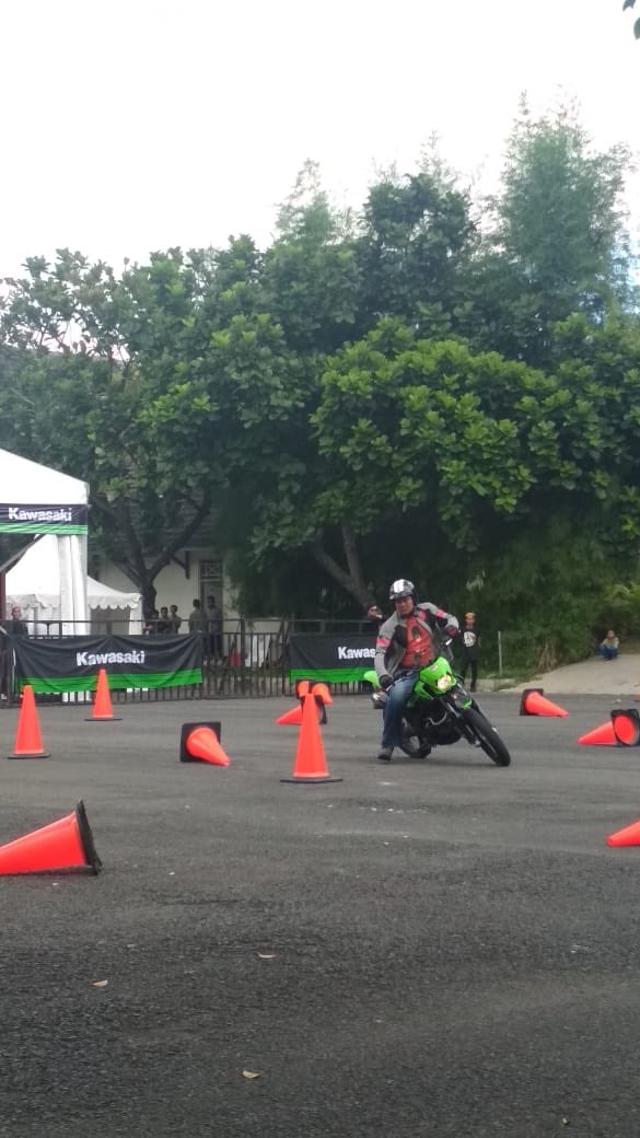 SMI_JOGJA's tweet photo. melatih riding skill dgn mereng di jalur yg sudah di siapkan di acara ini...
eittsss ada hadiahnya juga loh... hihihi https://t.co/oWJPZcxuzz