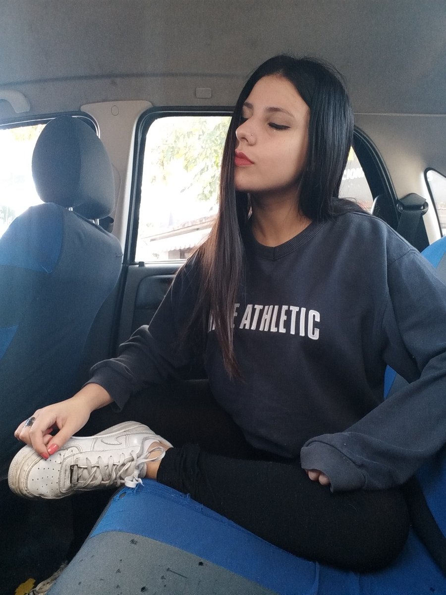 nickilusnich's tweet photo. Salieron fotos en el auto https://t.co/jzmWVLjGyP