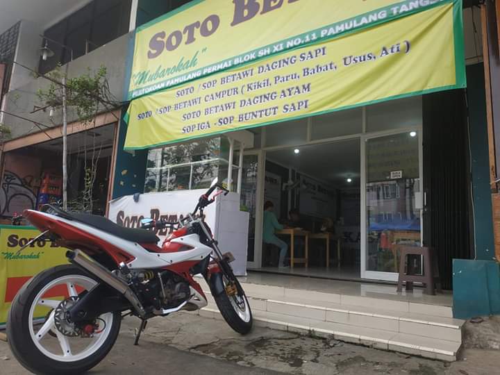 Asiknya makan soto bawa #kawasaki kesayangan