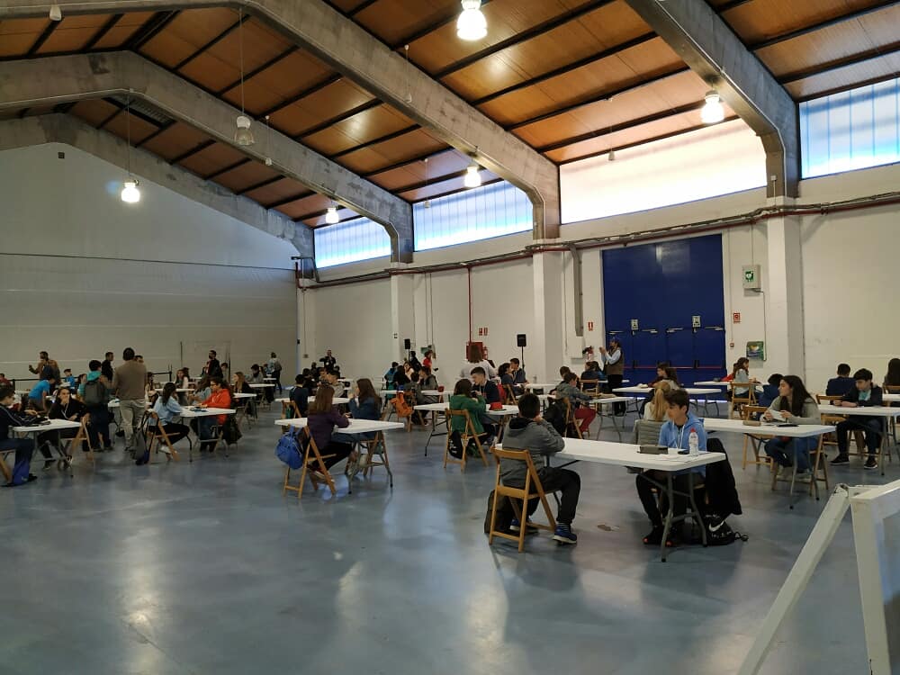 e_puigcerver's tweet photo. permeten gaudir d'aquesta disciplina en un entorn molt diferent de l'habitual. Molta sort Roger!

#matematiques #maths #eso #secundaria #tarragona #femmatematiques #feemcat #escolacatalana https://t.co/SN8nzNjRwL
