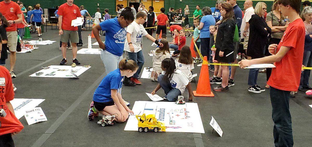mrpowlen's tweet photo. And here we go!  So proud of these 4 kids!  @SPEMediaCenter @DaleBuie @31awt @SPES_Counselor #k5engineers #mcsrobotics https://t.co/gDf7NY15Oc