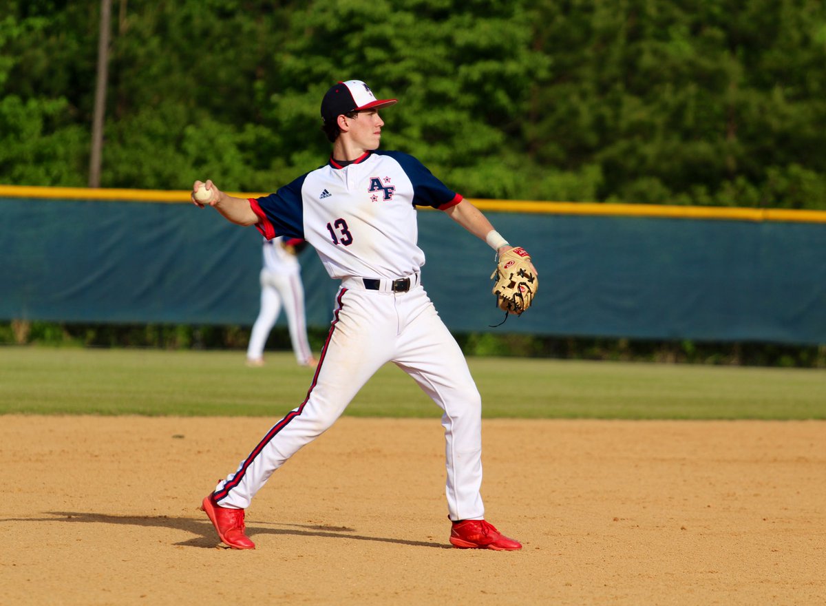 AFHS_Baseball's tweet photo. We close out the reg. season with a 10-5 win vs. FVHS. 🔑Studs of the game:
@IanAsken_ 4-4 w/2 R
@Bryson_Smith33 3-5 w/5 RBI, 2 R w/a 💣
@will_thistle 3-5 w/2 R &amp; 1 RBI
@paytonbloom16 2-3 w/2RBI &amp; 1 R
@laspo13 slams the🚪on the bump: 3.2 IP, 5 K, 0 R 
#DipsyDoodle 
#DHTBB https://t.co/57zezCVkXB