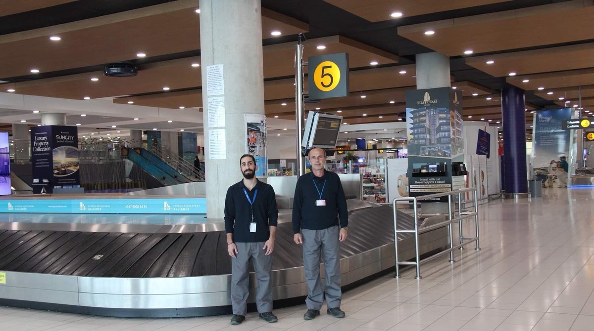 CyprusAeropolis's tweet photo. Travelling soon from #Larnaka Airport? Take advantage of the Porter Service, for assisting you with your luggage either when #arriving or #departing from Larnaka Airport🙂.
Find out more about the Porter Service here: https://t.co/JvNiRGgqTs
#PorterService #LarnakaAirport https://t.co/i5vYYBCYgE