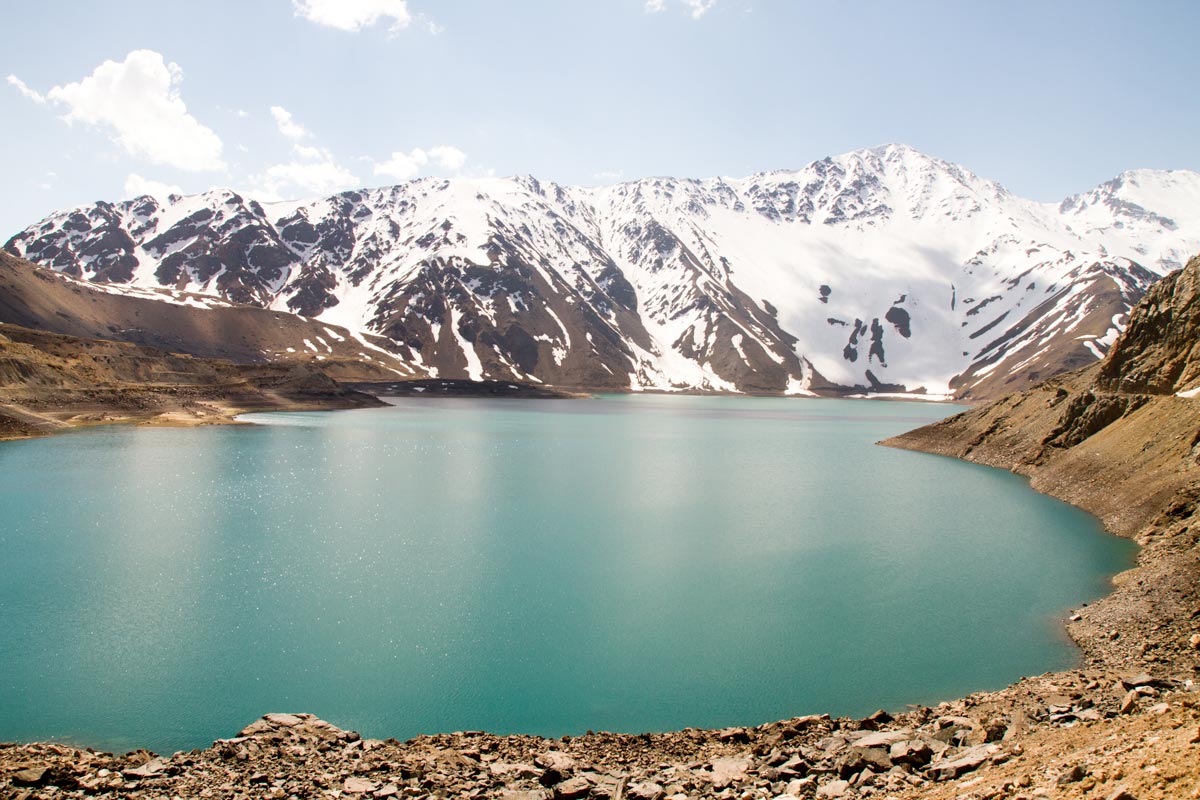 gorilastores's tweet photo. El embalse del Yeso se encuentra en el corazón de la cordillera de los Andes, a una altitud de 2500 mts. sobre el nivel del mar. 

Encuentra en https://t.co/mRVHRYx7K7 el equipamiento necesario para tus expediciones 🏔🦍
  
#travel #naturaleza #outdoor #gorilastore #jeep #chile https://t.co/n8CTvotlUi