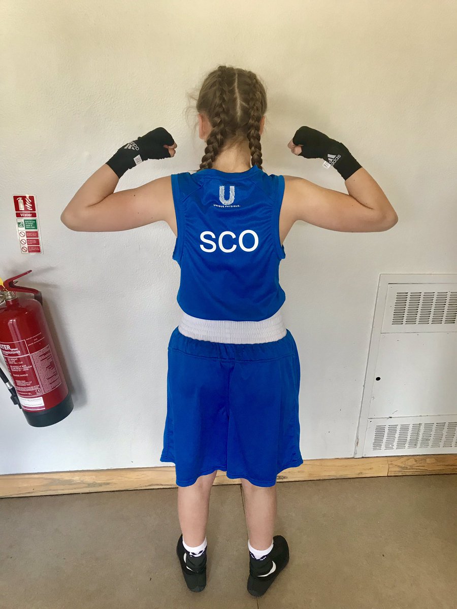 WeeFrances03's tweet photo. Boxed today against a good experienced English girl. Felt like I had given the girl a good close fight and got the silver.Thank you to everyone who trained me on the lead up to the fight and everyone who came to support me.Thankyou @bringbackboxing on giving me this opportunity๐ https://t.co/6YUYTHpJXn
