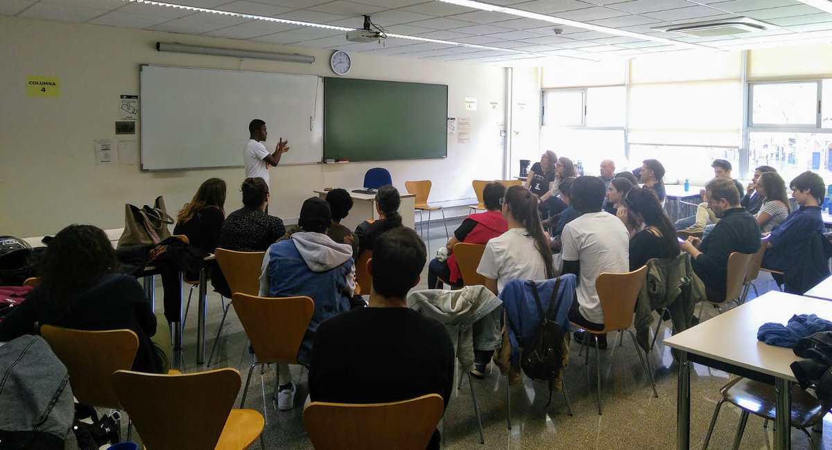 ongvols's tweet photo. La jornada d'avui ens ha ajudat a fer visible una realitat que poc expliquen els mitjans. Seguirem denunciant la vulneració de drets de les persones migrants #stopracisme Gràcies Richard, @TanquemElsCIE @CooperacioSB https://t.co/K80COtbqkC