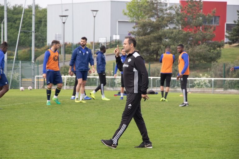 uscreteil's tweet photo. Carlos Secretário : « Nous resterons professionnels jusqu’à la fin ! » https://t.co/0t36J3C7zq
#USCLRCL https://t.co/ZrlWYYVboI