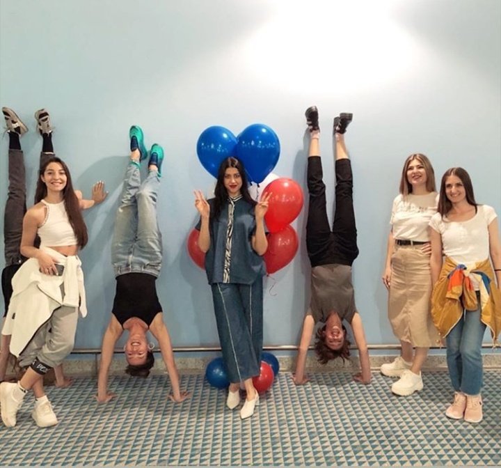 EurovisionGree1's tweet photo. #NEWS

Queen @KaterineDuska is on her way to #TelAviv. 

#eurovision #telaviv2019 #DareToDream #Eurovision2019 #esc2019 #ESC #Rehearsal #eurovisiongr #greece #betterlove #katerineduska https://t.co/X3klaRp4gi
