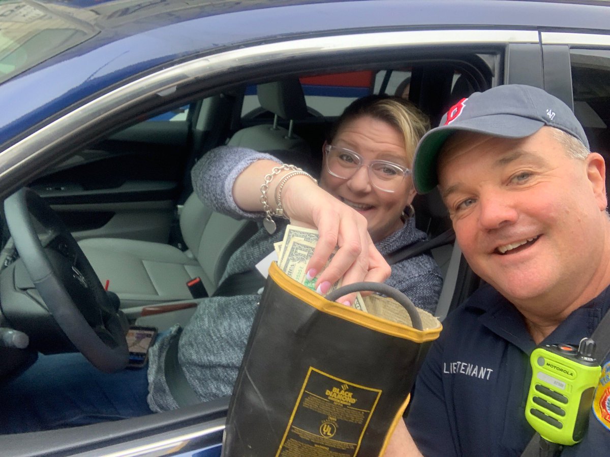 WorcesterFD1009's tweet photo. Our members are out collecting. Thank you for your generosity. #Filltheboot https://t.co/gl1JHqEb3y