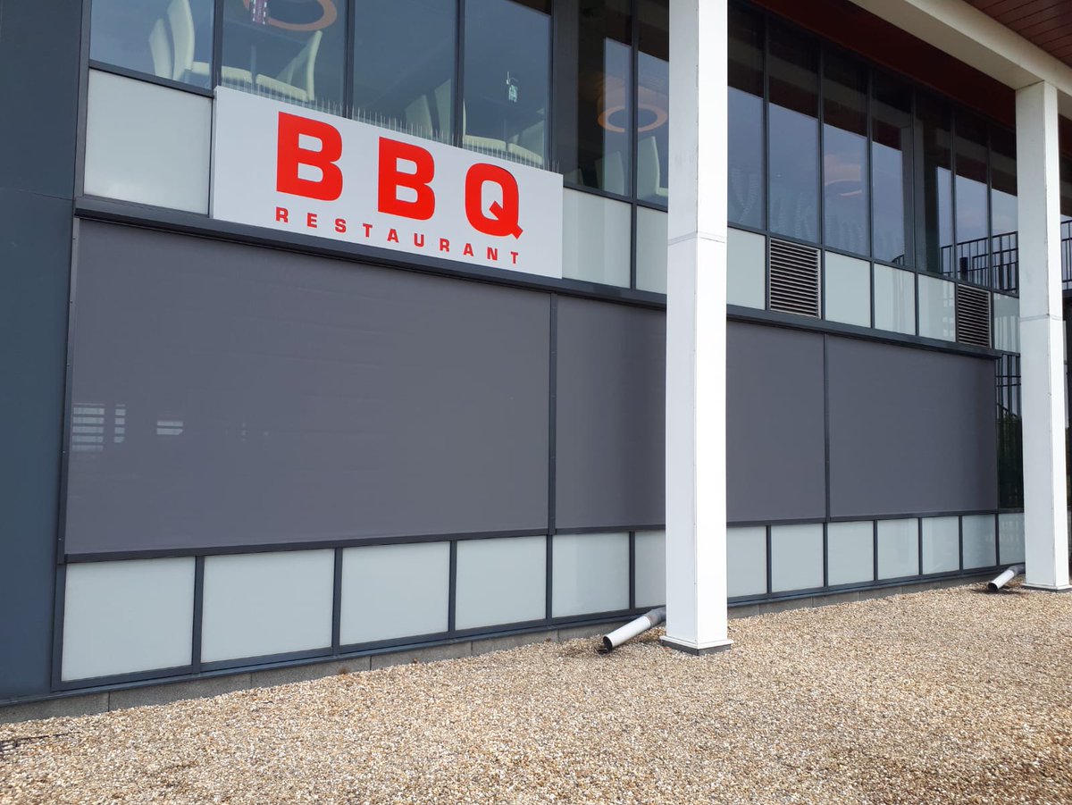 FREMAZonwering's tweet photo. Leuke opdracht! Windvaste screens geplaatst voor barbeque restaurant Barbacoa in Houten. Laat de zomer maar komen! https://t.co/6uO7K2bRT8 #zonwering #screens #bbq #restaurant #Houten #Fremazonwering #zonweringspecialist #regio #Rhenen #Veenendaal #Ede #Wageningen #utrecht e.o. https://t.co/DVGOofDiOh