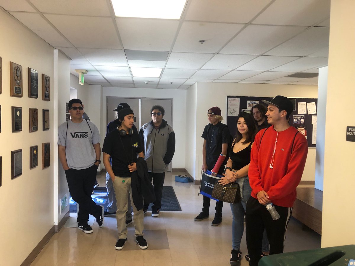 SprowlMaria's tweet image. Thankful to have spent the day with these amazing students helping them to prepare for their next step after graduation...Moorpark College! So proud of them 💙and so grateful for this great option for our kids!