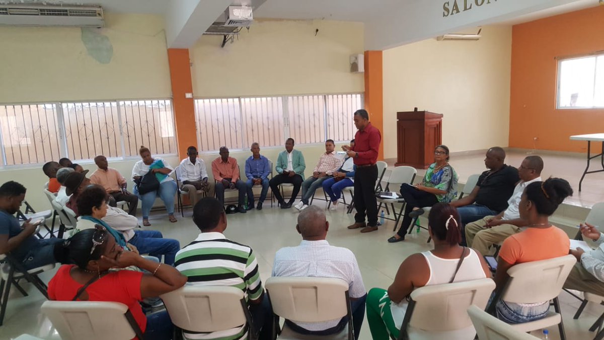 ptdoficialrd's tweet photo. #PTDRegionValdesia Encuentro de dirigentes de las provincias San José de Ocoa, Peravia, San Cristóbal. #YosoyPTD #PTD https://t.co/2aAnMW19Tn