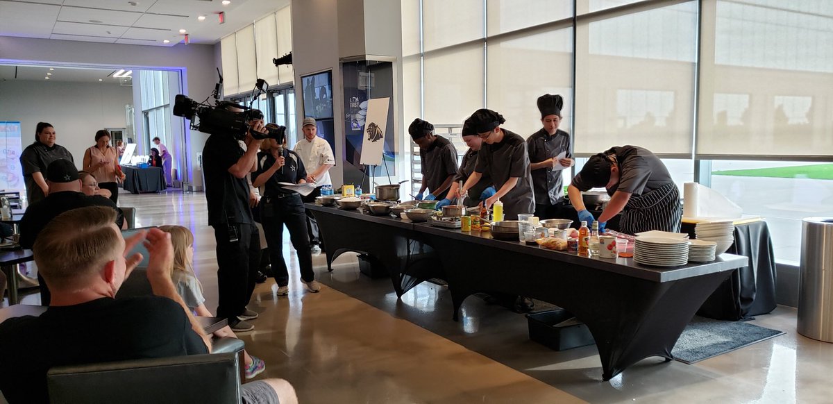 HarkinsLindsay's tweet photo. Congrats to our TCHS CULINARY students! Took 2nd at the Cowboy Challenge last night! @tcchefb @TimE_Baxter @TheColonyHS https://t.co/5S2KmrubN7