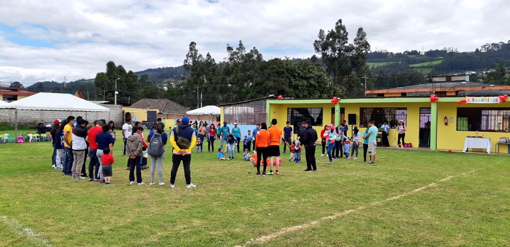 FundacionShey's tweet photo. En este momento, la Fundación El Corazón de mi Princesa Shey participa de la mañana deportiva con los padres de familia, instituciones presentes y la comunidad en honor a la #FAMILIA. https://t.co/LbFn6IzKLt