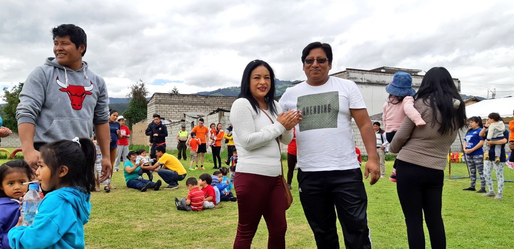 FundacionShey's tweet photo. En honor al día de la #Familia, se lleva a cabo en el CDI Ejido una mañana deportiva. #JuntosPorUnaFamiliaUnida. https://t.co/MmZW4HV7b8